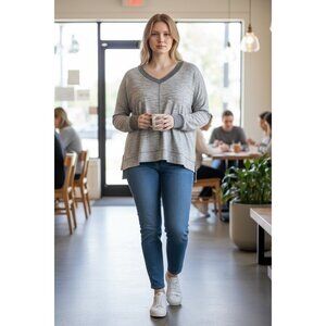Secret Treasure Women's Light Gray Long Sleeve Top